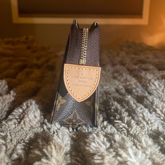 Louis Vuitton pouch - Picture 3 of 4